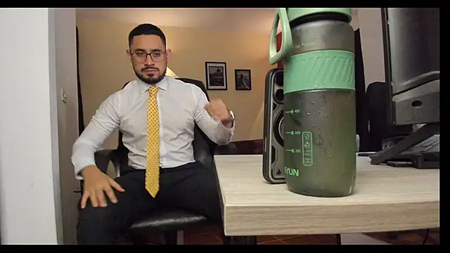 thesexlawyer1 online show from December 5, 4:21 am