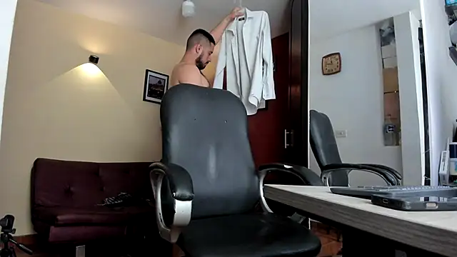 thesexlawyer1 online show from May 12, 3:36 am