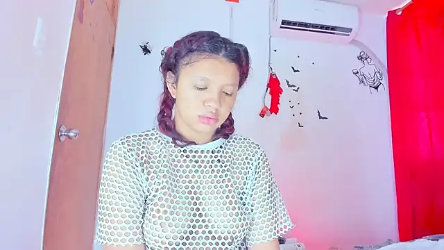 Emily Coper18 online show from January 18, 2:10 pm