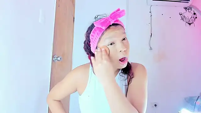 Emily Coper18 online show from March 14, 2:00 pm