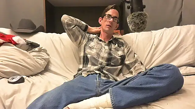 joeiandola online show from November 9, 9:57 pm