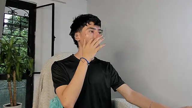 Snapshot of sebas_rose chatting on October 17, 10:12 pm sebas rose online show from October 17, 10:12 pm