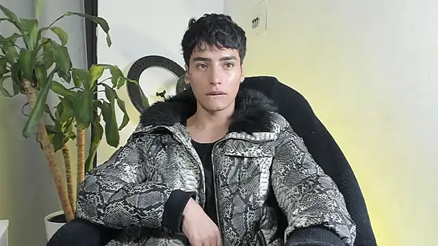 Snapshot of sebas_rose chatting on December 18, 1:17 pm sebas rose online show from December 18, 1:17 pm