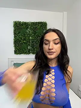 AylinRoss online show from January 15, 7:05 am
