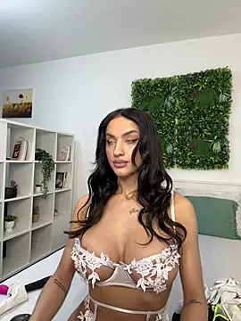 AylinRoss online show from January 19, 7:04 am