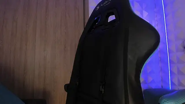 Snapshot of Jendralevis chatting on February 16, 9:33 pm Jendralevis online show from February 16, 9:33 pm