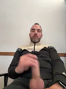 leon3875 online show from March 26, 3:39 pm