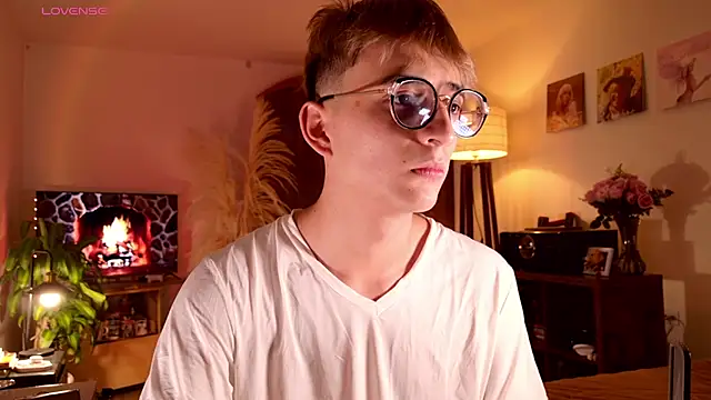 Mr evan1 online show from October 3, 3:20 pm