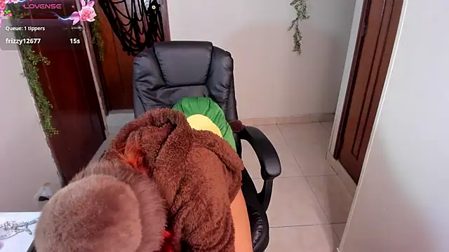 Violetaarey online show from October 14, 9:37 pm