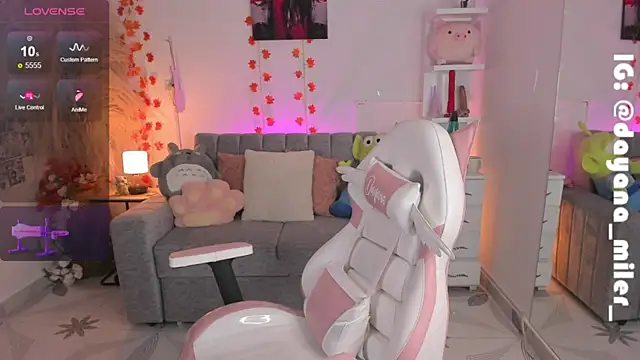  dayana miler online show from December 7, 1:03 am