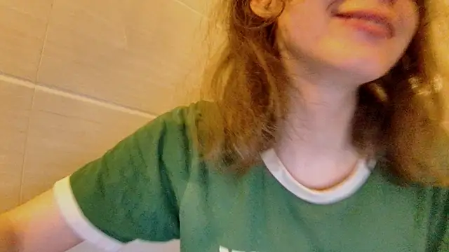 Snapshot of sun_place chatting on October 4, 1:09 pm sun place online show from October 4, 1:09 pm