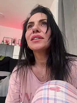 Snapshot of KimKelly13 chatting on January 17, 10:44 am KimKelly13 online show from January 17, 10:44 am