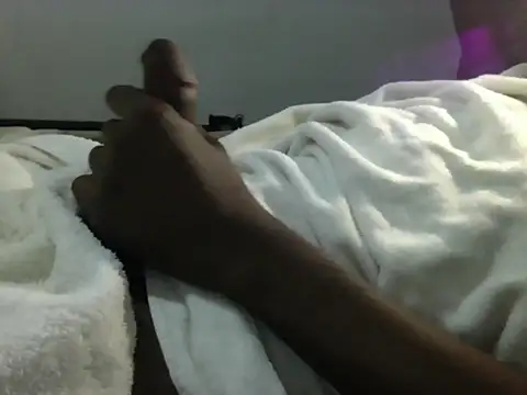 longdistance2020 online show from February 7, 11:08 pm