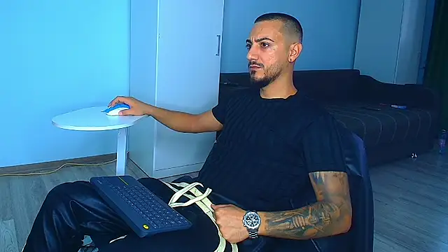 Snapshot of AndrewBanner chatting on September 26, 5:11 am AndrewBanner online show from September 26, 5:11 am