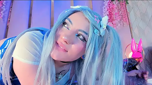 Broklinwhite  online show from October 19, 1:45 pm