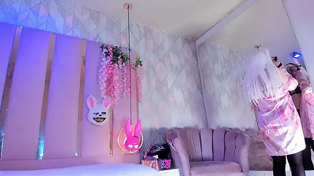 Broklinwhite  online show from October 24, 2:57 pm