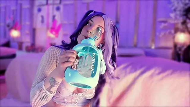 Broklinwhite  online show from March 20, 1:49 pm