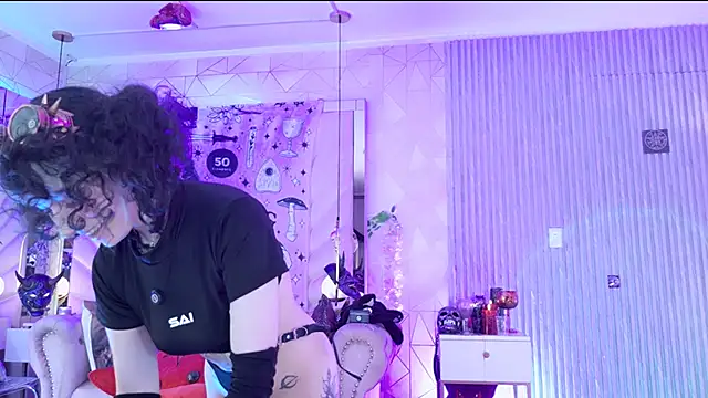 zephirahabney online show from December 19, 3:19 pm