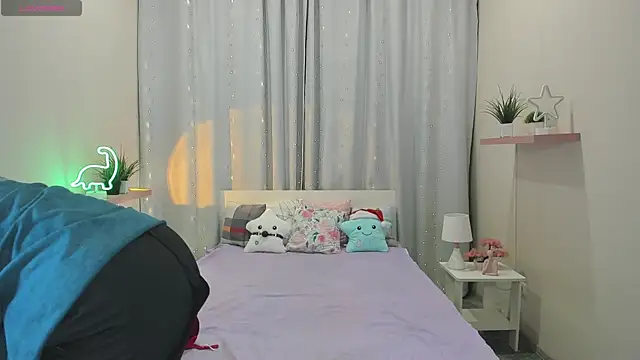 Snapshot of TiffanyBatson chatting on December 5, 12:22 pm TiffanyBatson online show from December 5, 12:22 pm