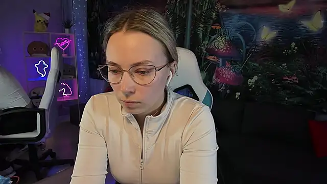 Snapshot of TiffanyBatson chatting on January 14, 8:31 am TiffanyBatson online show from January 14, 8:31 am