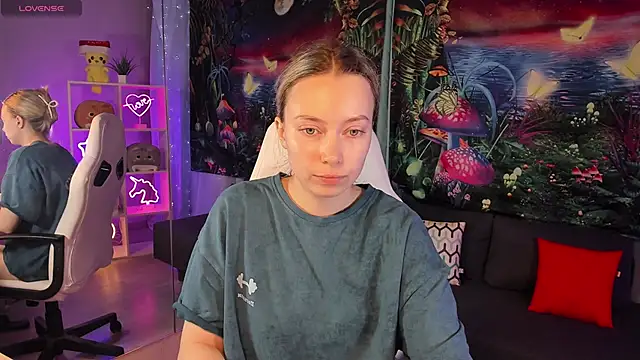 Snapshot of TiffanyBatson chatting on February 12, 8:27 am TiffanyBatson online show from February 12, 8:27 am