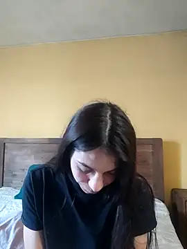 Snapshot of AntoniaHottie chatting on April 25, 1:41 pm AntoniaHottie online show from April 25, 1:41 pm