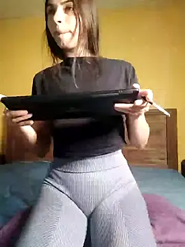 Snapshot of AntoniaHottie chatting on May 21, 7:59 am AntoniaHottie online show from May 21, 7:59 am