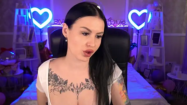 Snapshot of AmberDismond chatting on February 11, 1:41 pm AmberDismond online show from February 11, 1:41 pm
