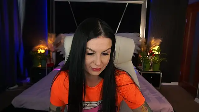 Snapshot of AmberDismond chatting on May 13, 5:49 am AmberDismond online show from May 13, 5:49 am