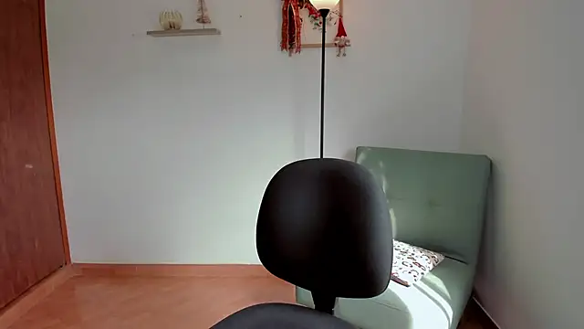 Lilabril online show from December 20, 8:01 pm