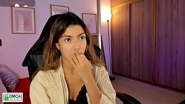 Snapshot of Lilabril chatting on April 12, 2:33 pm Lilabril online show from April 12, 2:33 pm