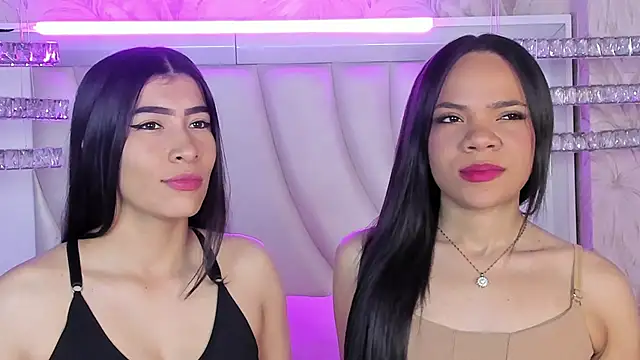 Snapshot of siara_and_zoe chatting on April 7, 12:22 am siara and zoe online show from April 7, 12:22 am