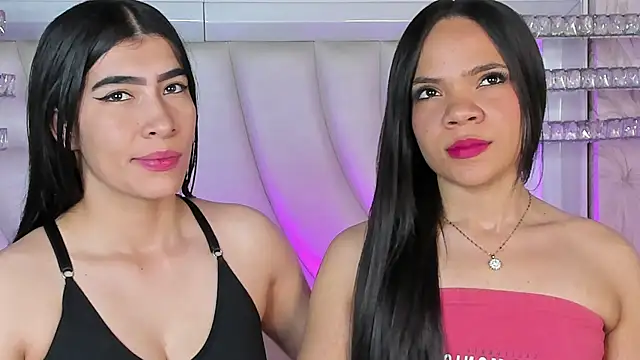 Snapshot of siara_and_zoe chatting on April 7, 11:37 pm siara and zoe online show from April 7, 11:37 pm