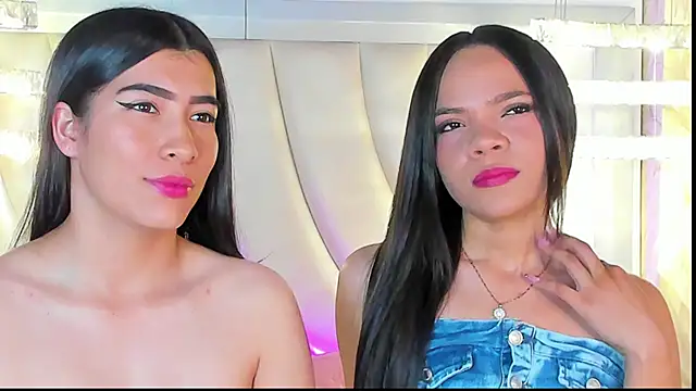 Snapshot of siara_and_zoe chatting on April 10, 10:36 pm siara and zoe online show from April 10, 10:36 pm