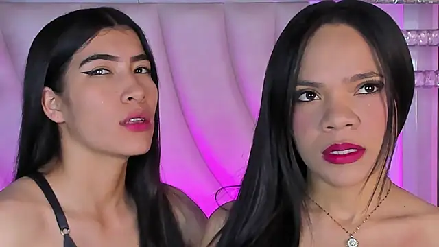 Snapshot of siara_and_zoe chatting on May 20, 12:06 am siara and zoe online show from May 20, 12:06 am