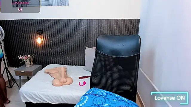 chanel brunette online show from January 10, 6:20 pm