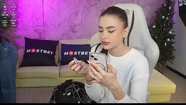 Snapshot of Tina_Breeze chatting on December 28, 11:41 am Tina Breeze online show from December 28, 11:41 am