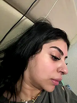 ThickerThanYoBitch online show from October 8, 3:15 am