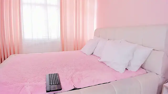 Snapshot of camila__joy chatting on December 3, 5:23 pm camila joy online show from December 3, 5:23 pm