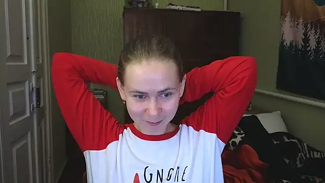 Snapshot of Riley_Roo chatting on December 6, 6:39 pm Riley Roo online show from December 6, 6:39 pm