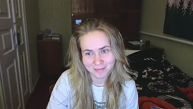 Snapshot of Riley_Roo chatting on December 10, 8:16 pm Riley Roo online show from December 10, 8:16 pm