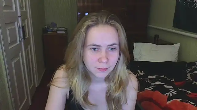 Snapshot of Riley_Roo chatting on December 11, 5:26 pm Riley Roo online show from December 11, 5:26 pm