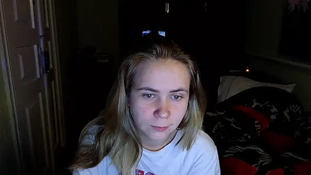 Snapshot of Riley_Roo chatting on December 12, 6:42 pm Riley Roo online show from December 12, 6:42 pm