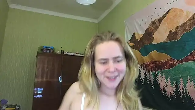 Snapshot of Riley_Roo chatting on December 20, 7:28 pm Riley Roo online show from December 20, 7:28 pm
