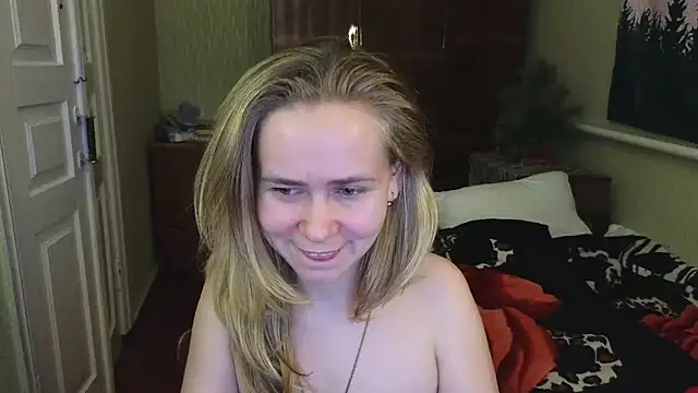 Snapshot of Riley_Roo chatting on December 24, 10:06 pm Riley Roo online show from December 24, 10:06 pm