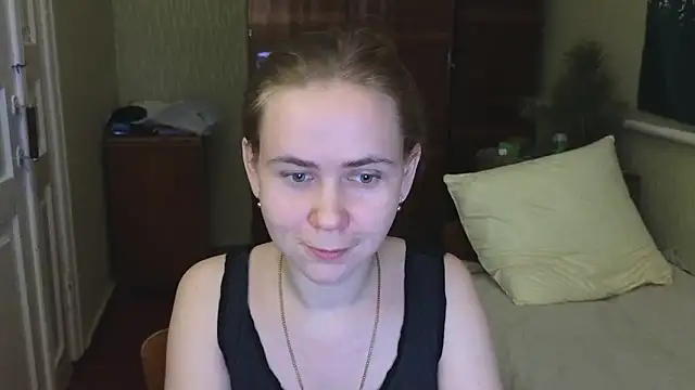 Snapshot of Riley_Roo chatting on January 6, 5:38 pm Riley Roo online show from January 6, 5:38 pm