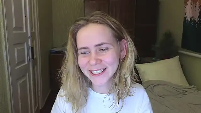 Snapshot of Riley_Roo chatting on January 10, 5:56 pm Riley Roo online show from January 10, 5:56 pm