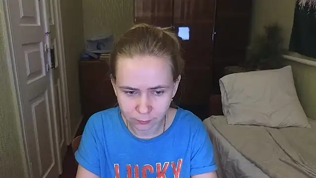 Snapshot of Riley_Roo chatting on January 15, 8:58 pm Riley Roo online show from January 15, 8:58 pm