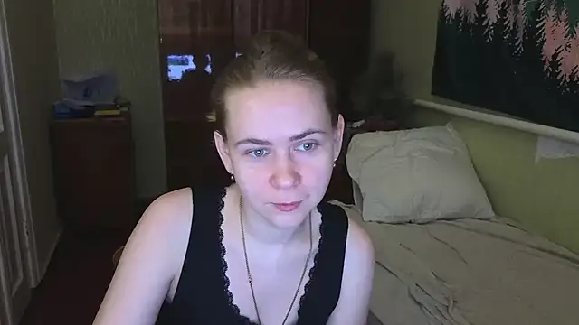 Snapshot of Riley_Roo chatting on January 19, 6:21 pm Riley Roo online show from January 19, 6:21 pm