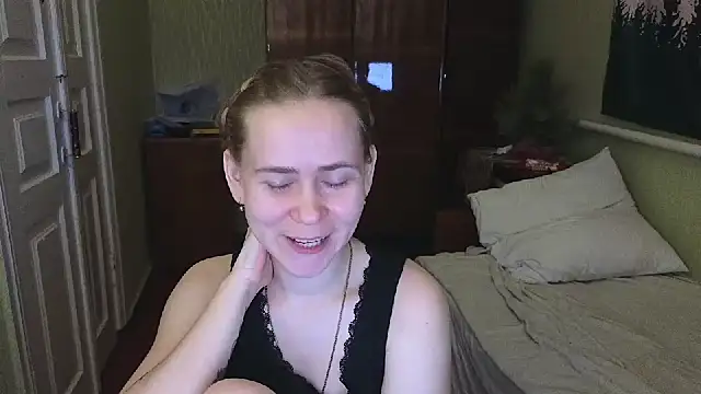 Snapshot of Riley_Roo chatting on January 19, 9:45 pm Riley Roo online show from January 19, 9:45 pm